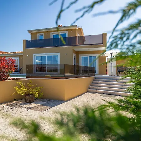 Traumhafte Mit Privatpool Und Panoramablick Vižinada
