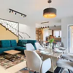 度假居 Traumhafte Mit Privatpool Und Panoramablick Vižinada