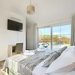 度假居 Traumhafte Mit Privatpool Und Panoramablick Vižinada