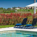 Traumhafte Mit Privatpool Und Panoramablick 度假居 Vižinada