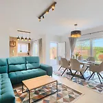 度假居 Traumhafte Mit Privatpool Und Panoramablick Vižinada