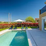 Traumhafte Mit Privatpool Und Panoramablick 度假居 *