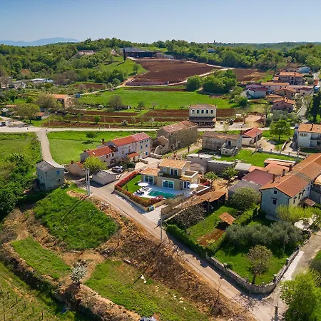 Traumhafte Mit Privatpool Und Panoramablick Vižinada